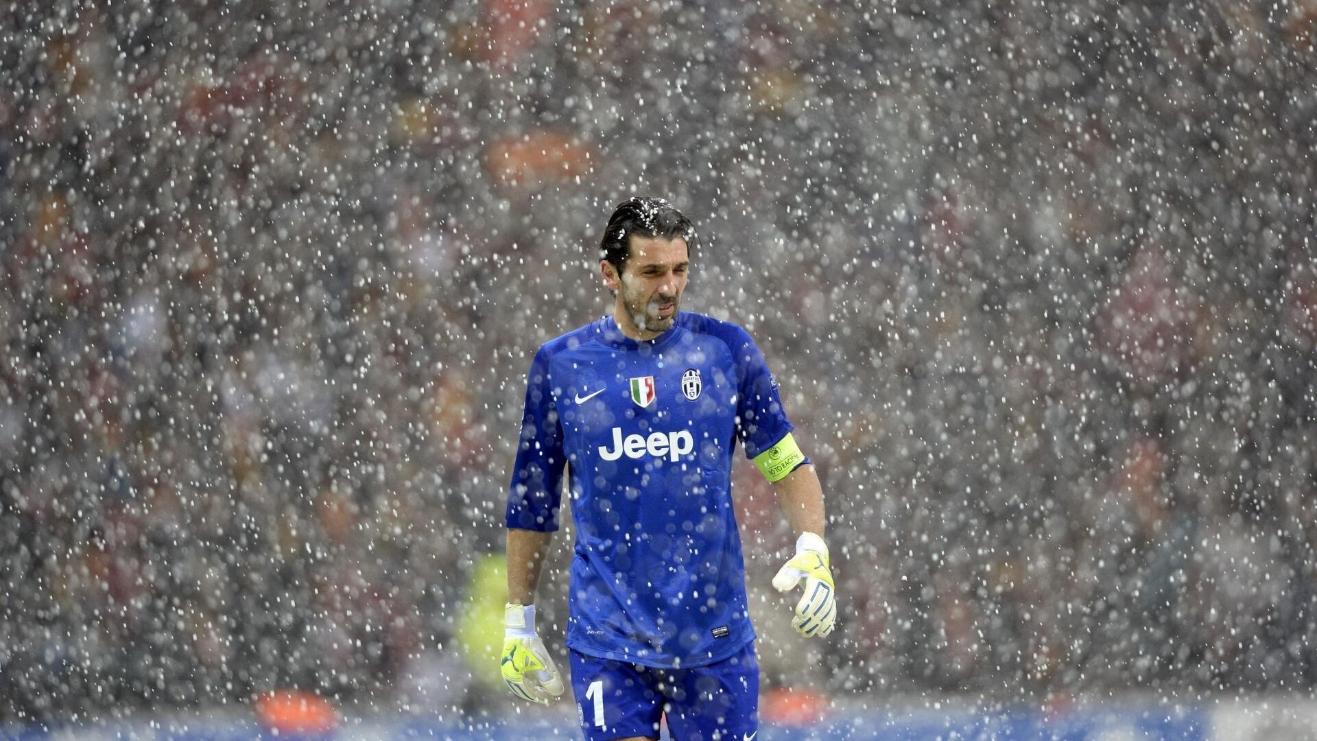 55岁匪帅两度挑衅皇马巨星,遭当面约架后秒怂开溜,记性差忘光了