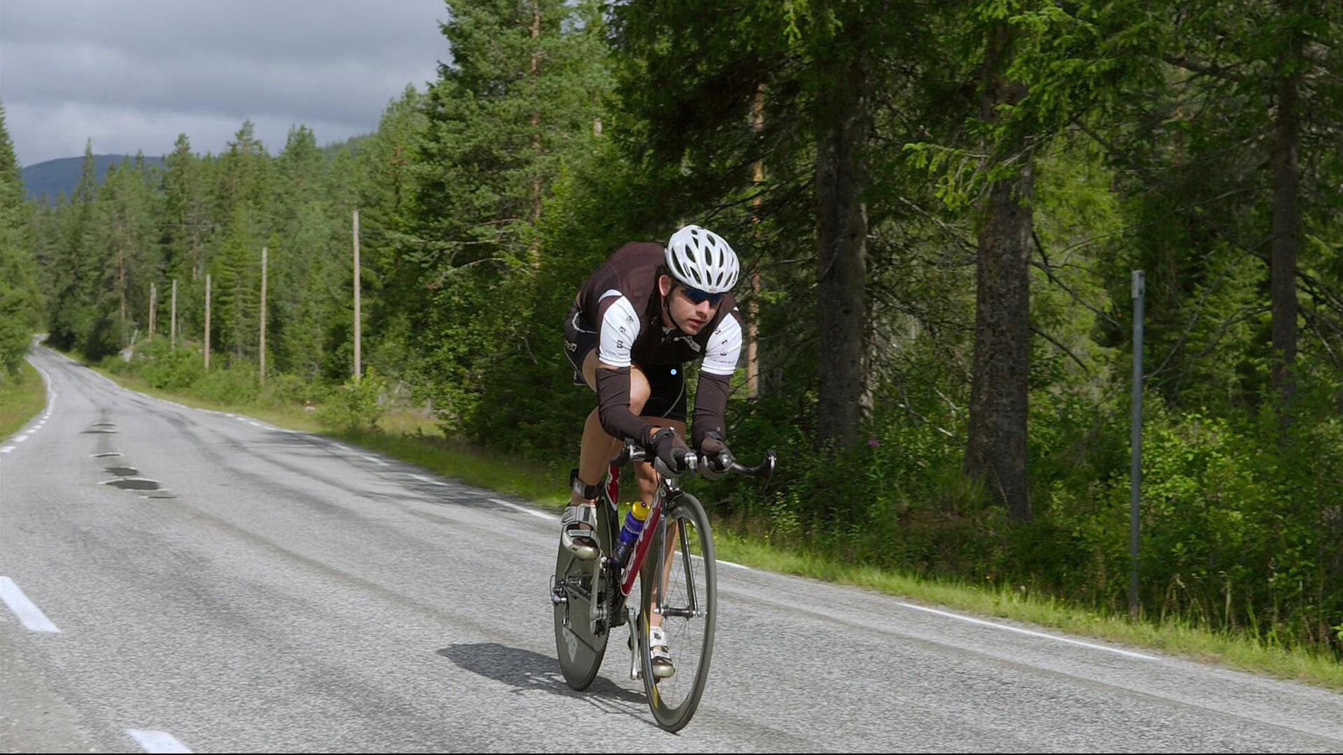 曼城提前奔赴挪威进行专项训练，适应人工草地应对客场挑战
